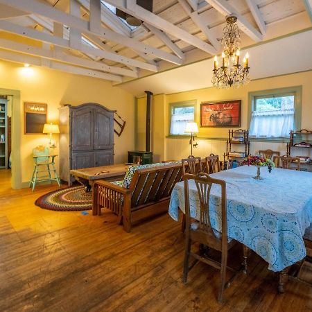 Clementine'S Guest House & Vacation Rentals Асторія Екстер'єр фото