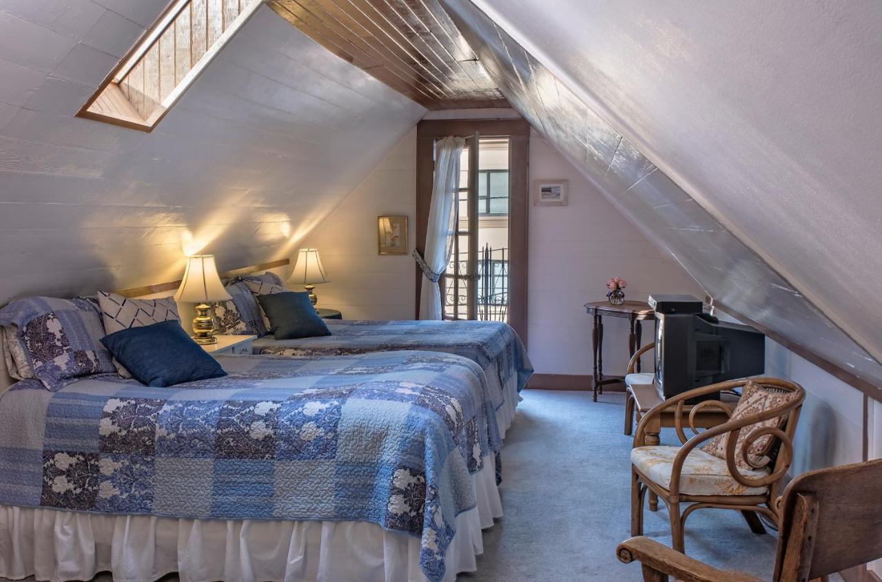 Clementine'S Guest House & Vacation Rentals Асторія Екстер'єр фото