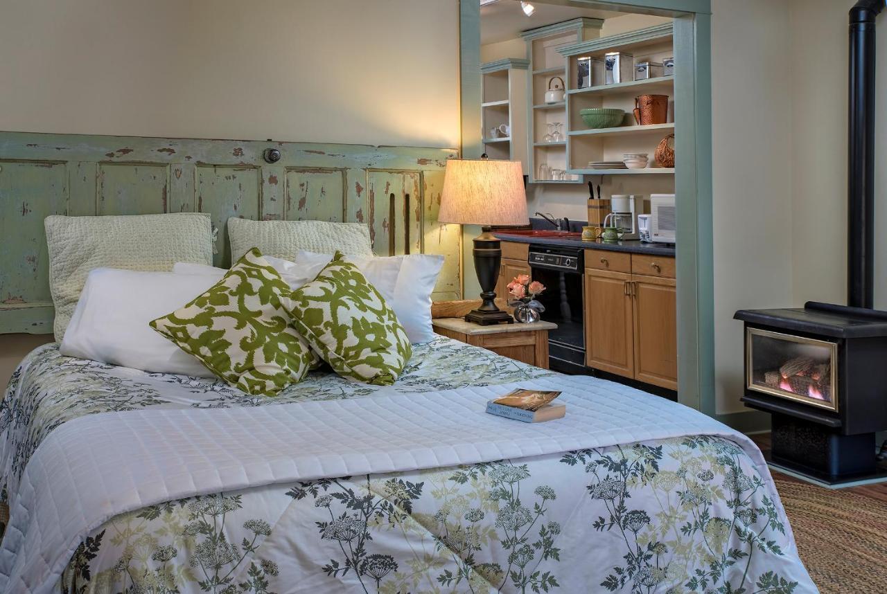 Clementine'S Guest House & Vacation Rentals Асторія Екстер'єр фото