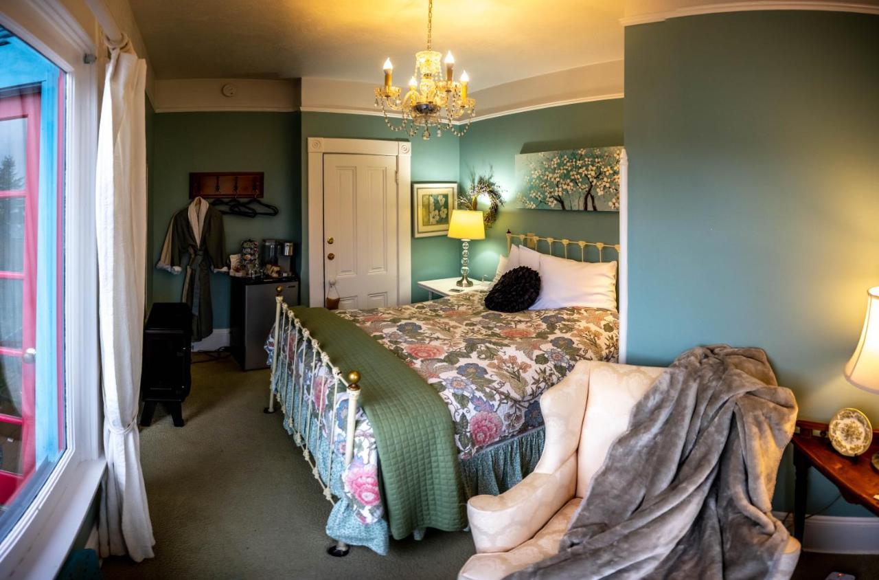 Clementine'S Guest House & Vacation Rentals Асторія Екстер'єр фото