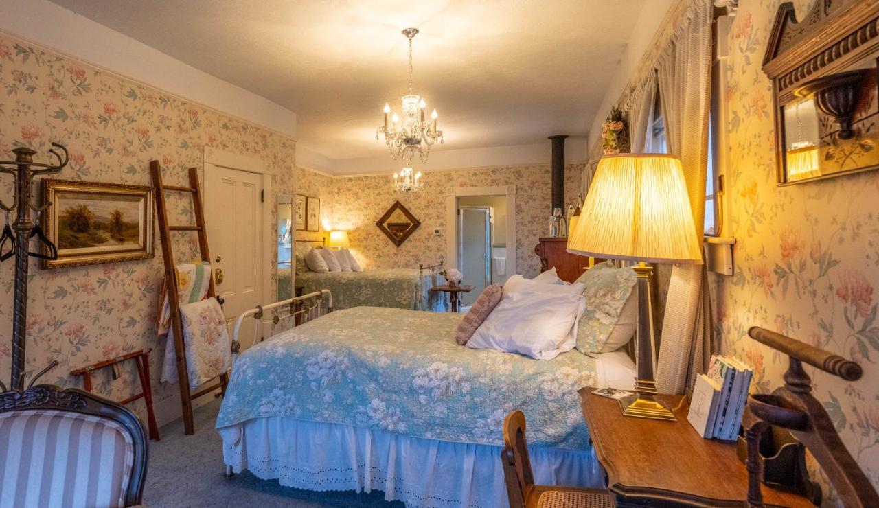 Clementine'S Guest House & Vacation Rentals Асторія Екстер'єр фото