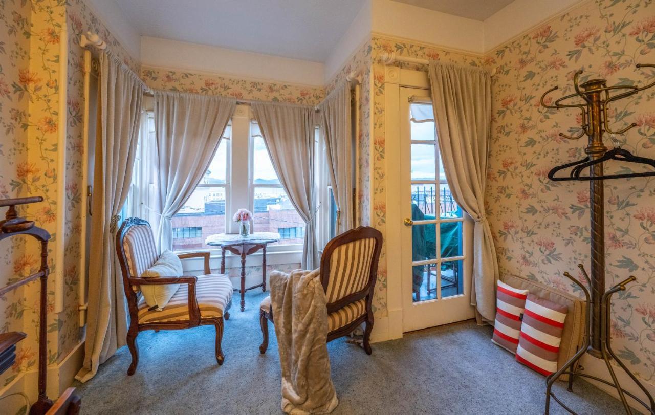Clementine'S Guest House & Vacation Rentals Асторія Екстер'єр фото