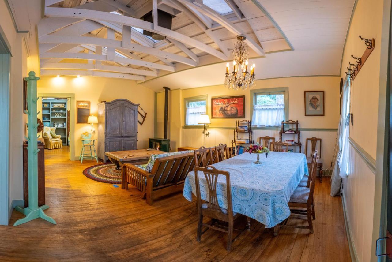 Clementine'S Guest House & Vacation Rentals Асторія Екстер'єр фото