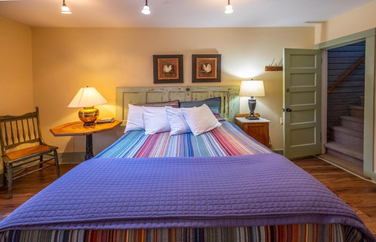 Clementine'S Guest House & Vacation Rentals Асторія Екстер'єр фото