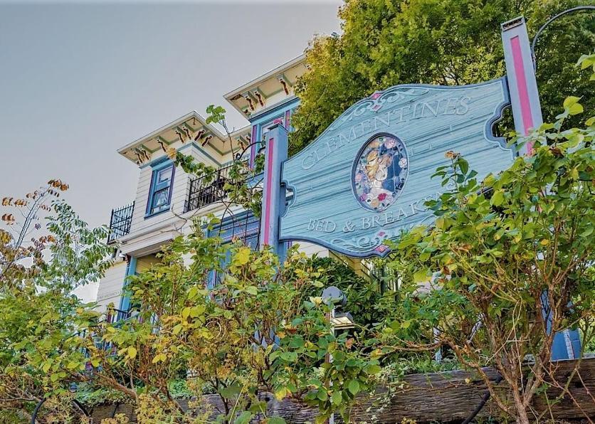 Clementine'S Guest House & Vacation Rentals Асторія Екстер'єр фото