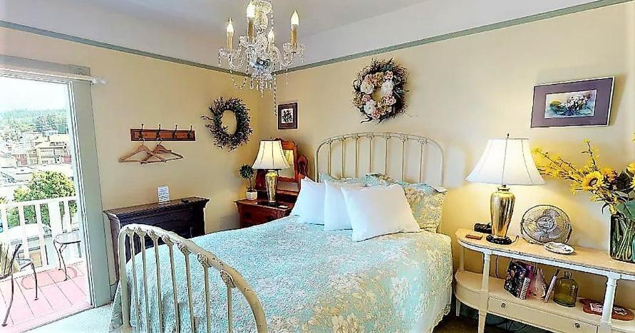 Clementine'S Guest House & Vacation Rentals Асторія Екстер'єр фото